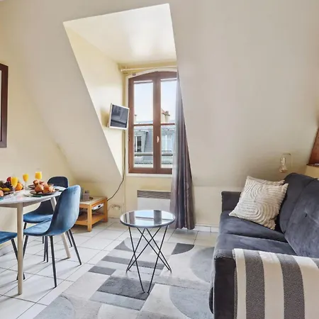 Eiffel Tower & Invalides - Cityapartmentstay Parigi
