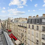 Eiffel Tower & Invalides - Cityapartmentstay