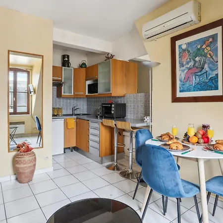 Apartment Eiffel Tower & Invalides - Cityapartmentstay Paris